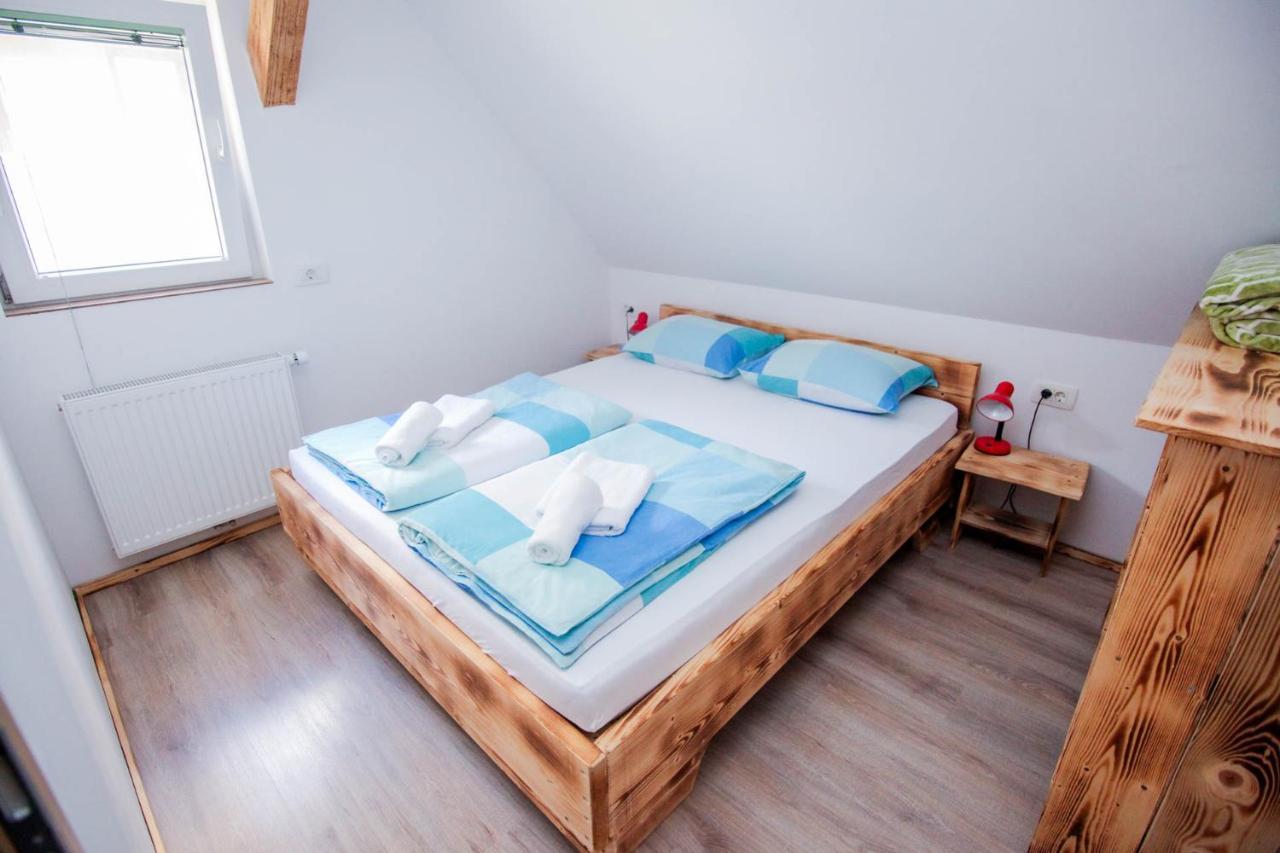 Apartmaji Pri Kozmavo - Little House ボーヒニ エクステリア 写真