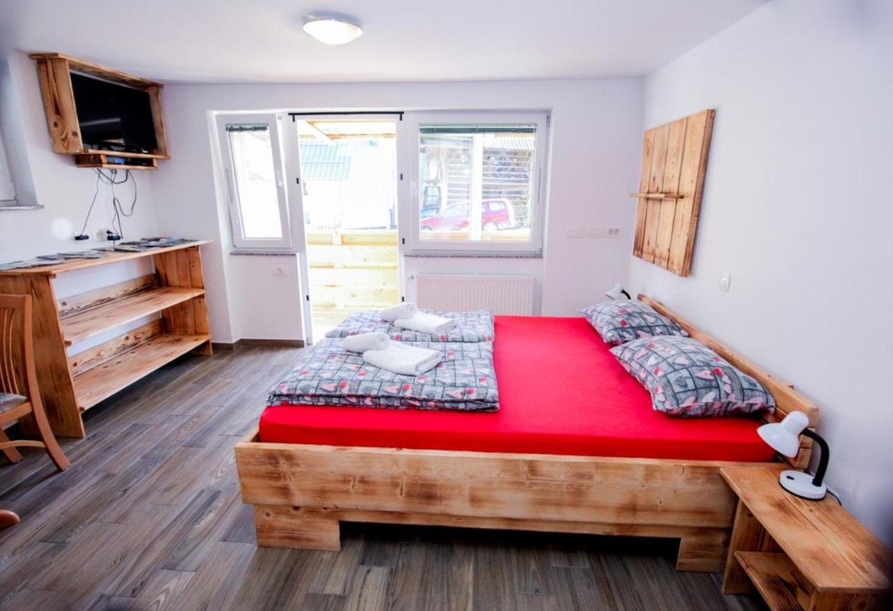 Apartmaji Pri Kozmavo - Little House ボーヒニ エクステリア 写真