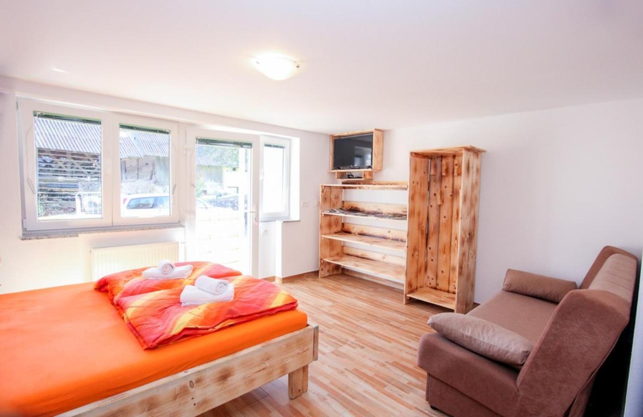 Apartmaji Pri Kozmavo - Little House ボーヒニ エクステリア 写真